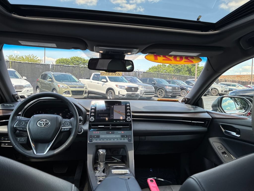 Used 2021 Toyota Avalon XLE w/ Moonroof Package FWD image 18