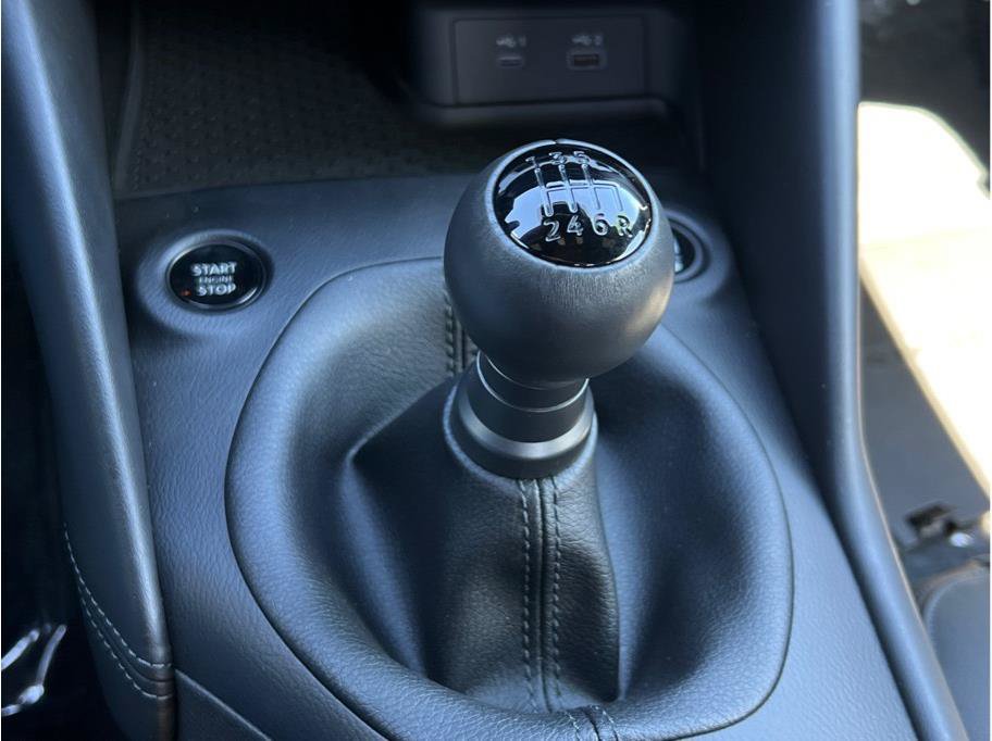 Used 2023 Nissan Z w/ Floor Mat Package (L93) RWD image 14