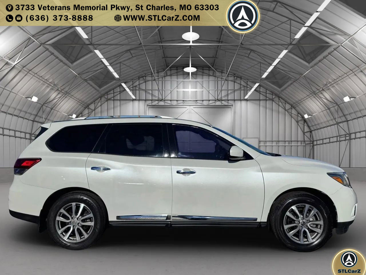 Used 2015 Nissan Pathfinder SL image 2