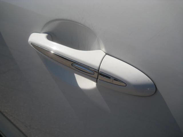 Used 2017 Jaguar XJ image 25