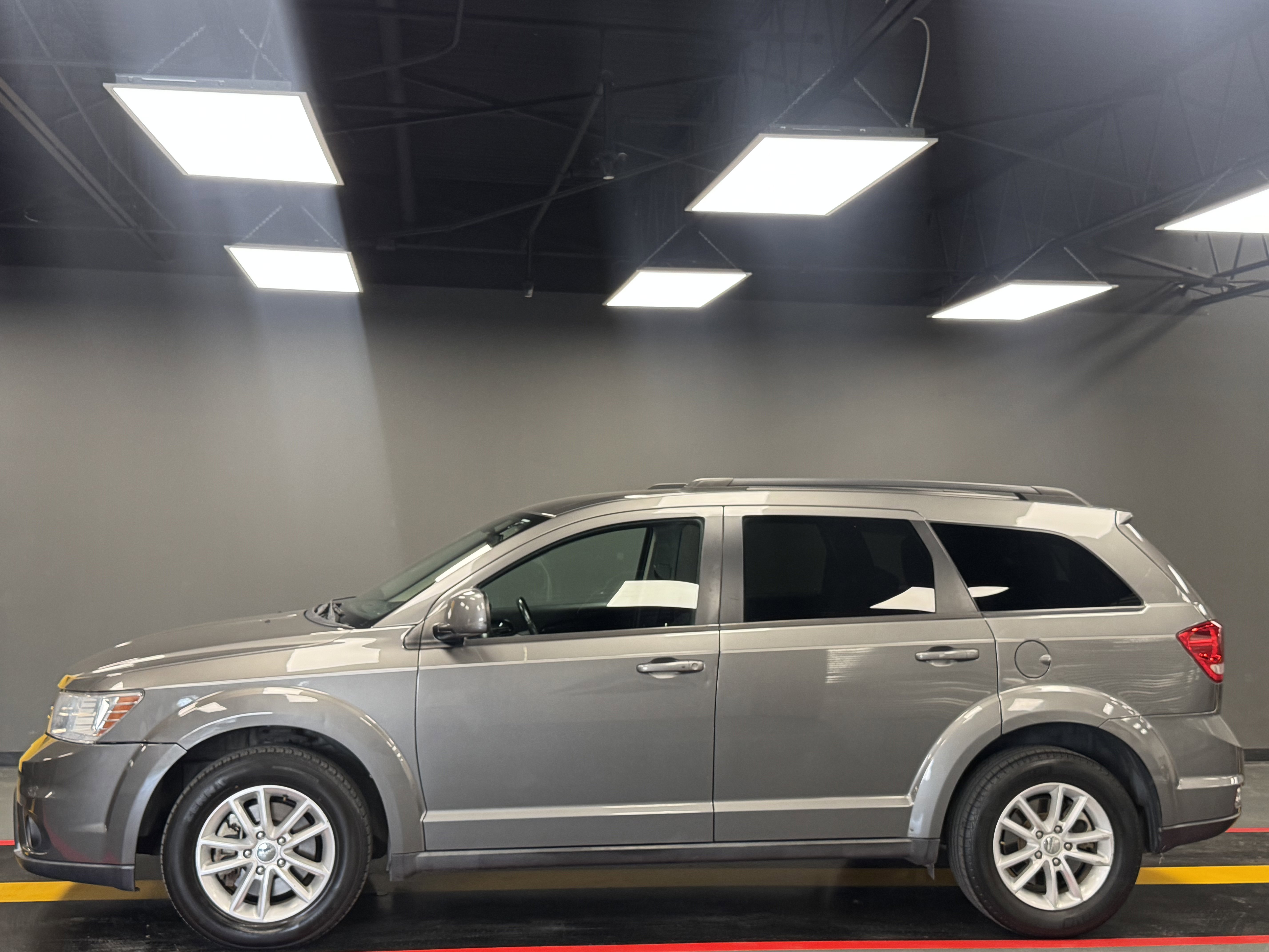 Used 2013 Dodge Journey SXT w/ Flexible Seating Group image 3