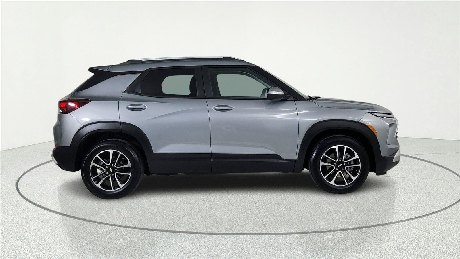 Used 2025 Chevrolet TrailBlazer LT FWD image 6