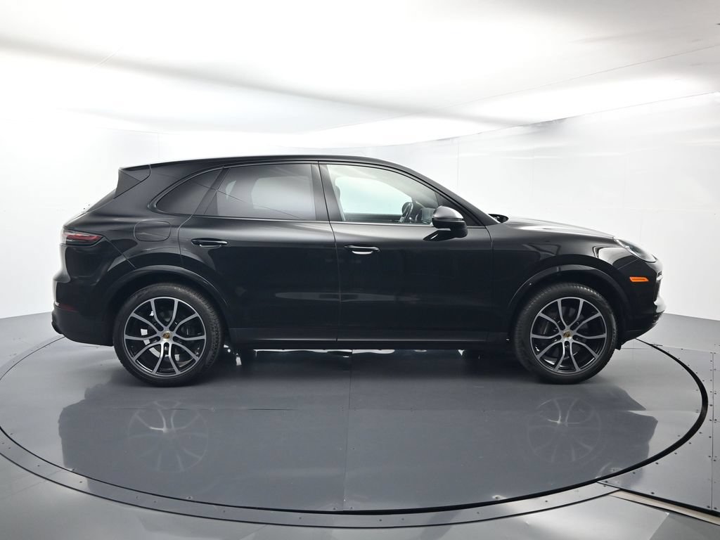 Certified 2023 Porsche Cayenne Platinum Edition AWD/4WD image 16