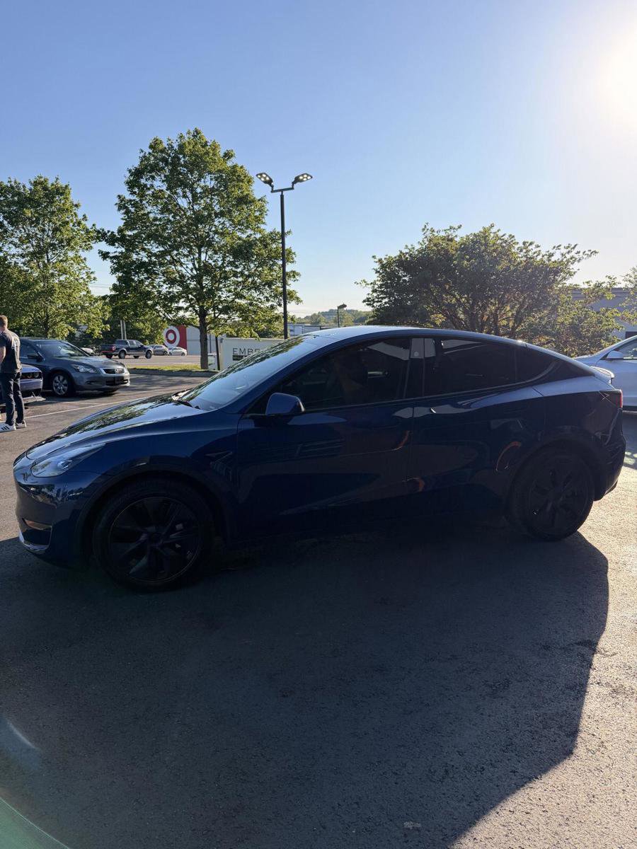 Used 2024 Tesla Model Y Long Range AWD/4WD image 4