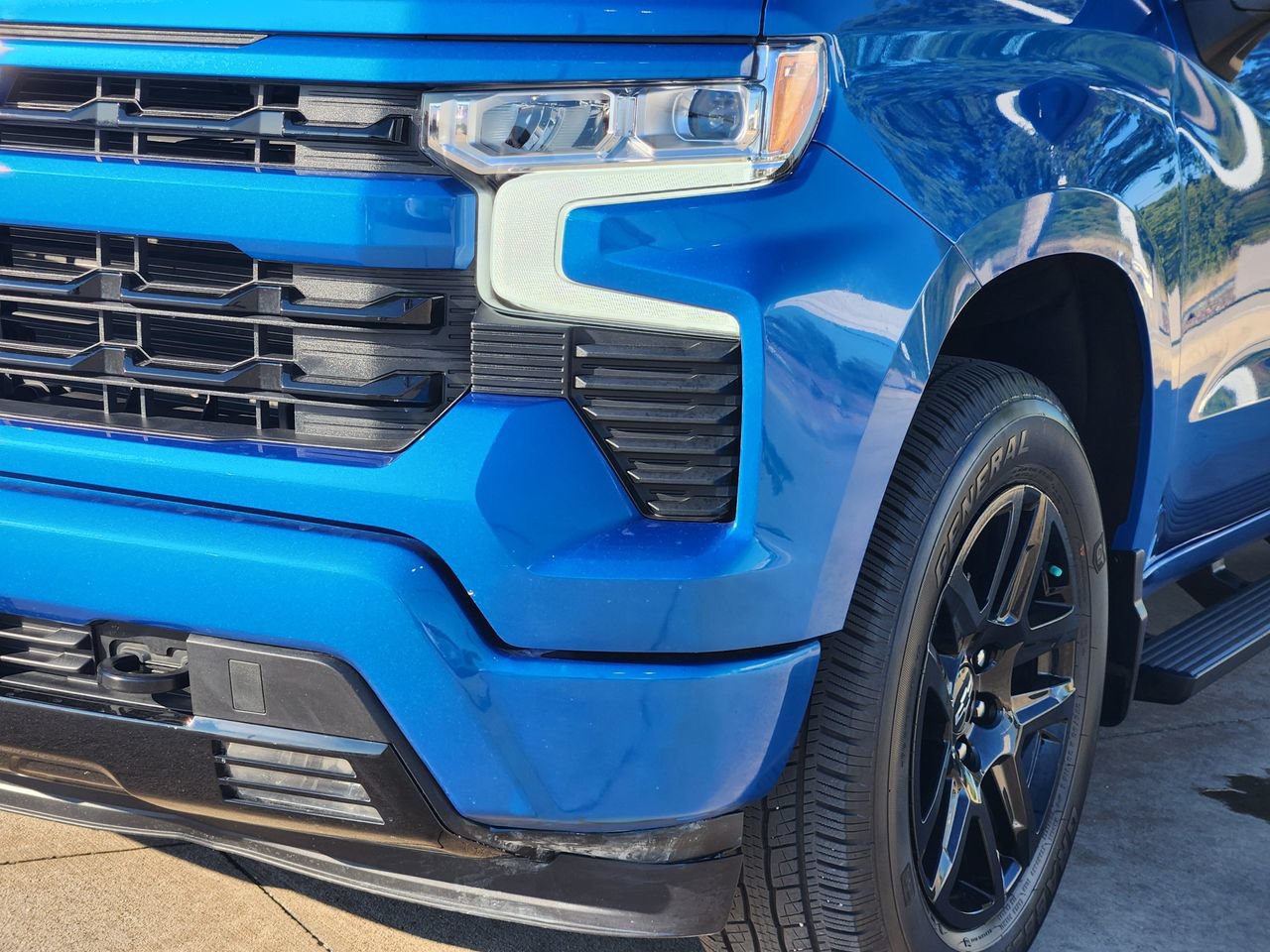 Used 2023 Chevrolet Silverado 1500 RST AWD/4WD image 9