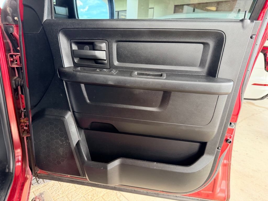 Used 2014 RAM 1500 Express RWD image 23