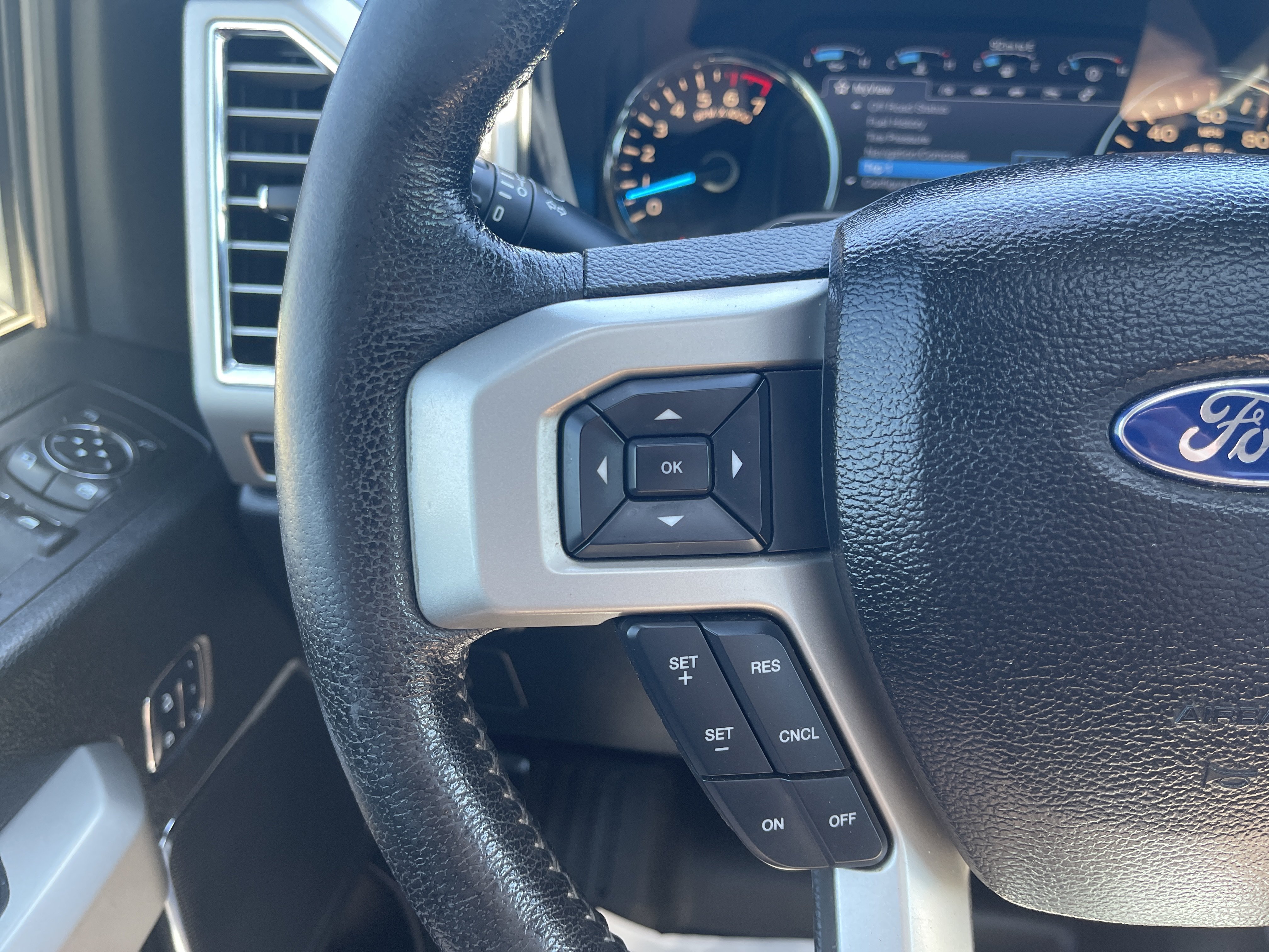 Used 2016 Ford F150 Lariat w/ Equipment Group 502A Luxury RWD image 18