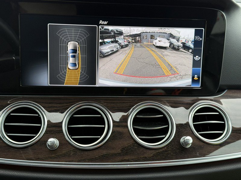 Used 2018 Mercedes-Benz E 300 4MATIC image 28