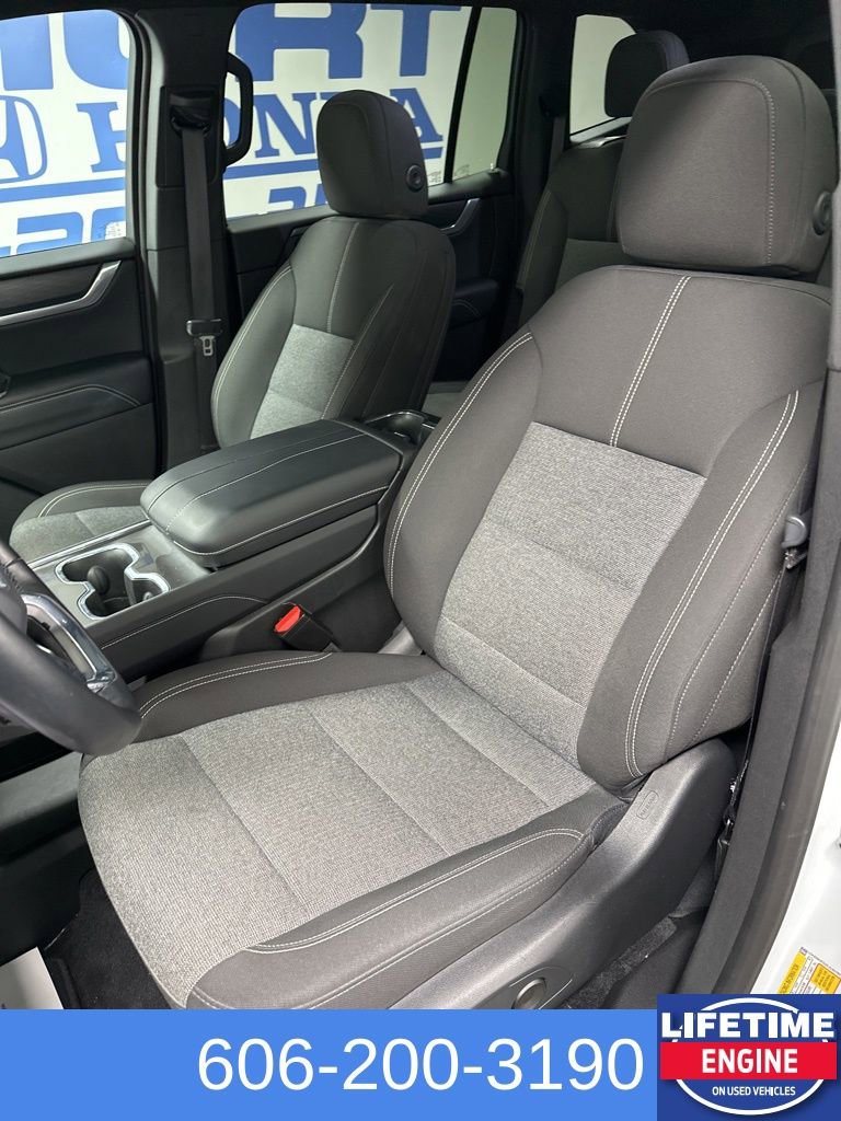 Used 2025 GMC Acadia Elevation image 15