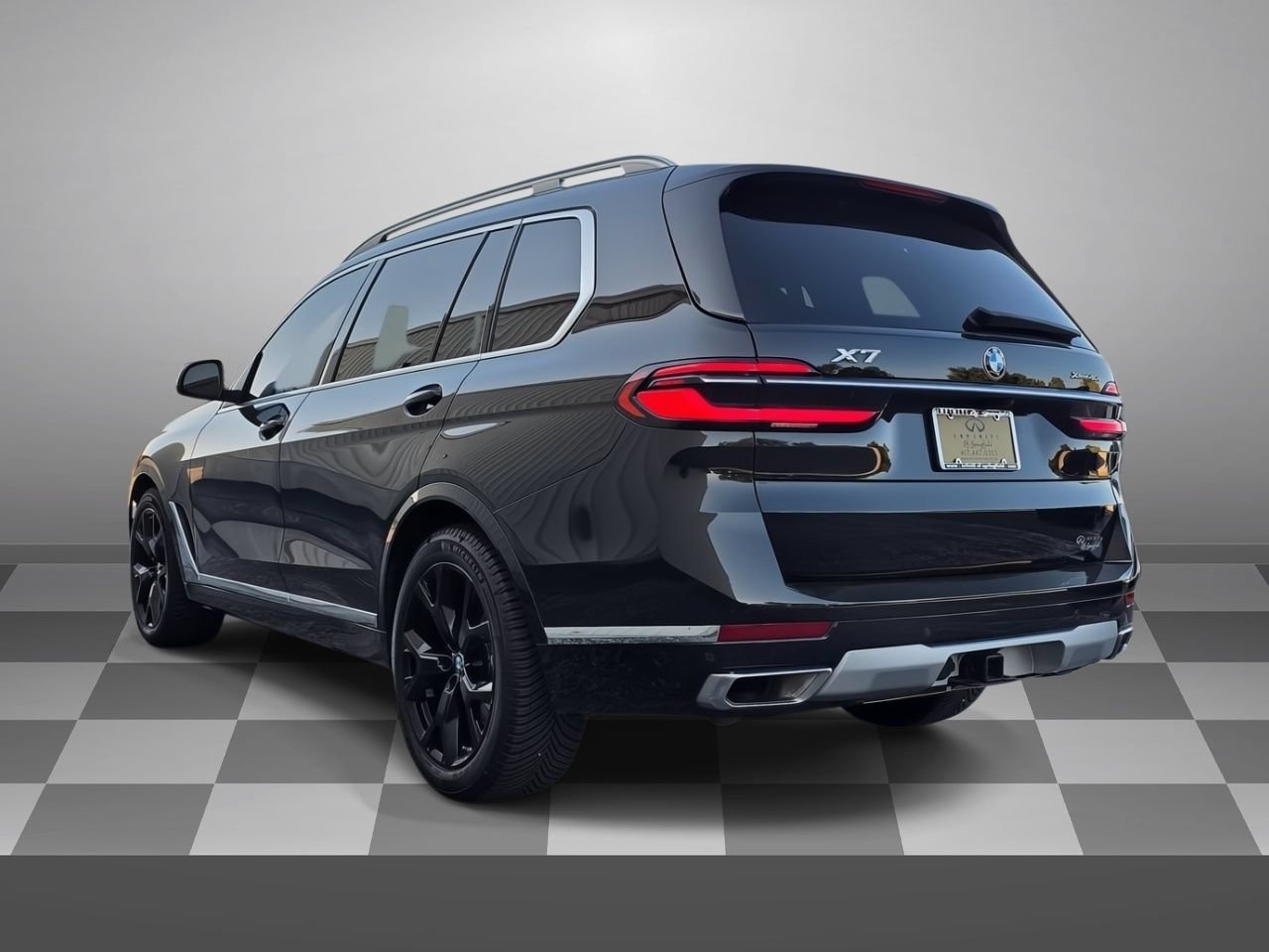Used 2024 BMW X7 xDrive40i w/ Executive Package AWD/4WD image 4