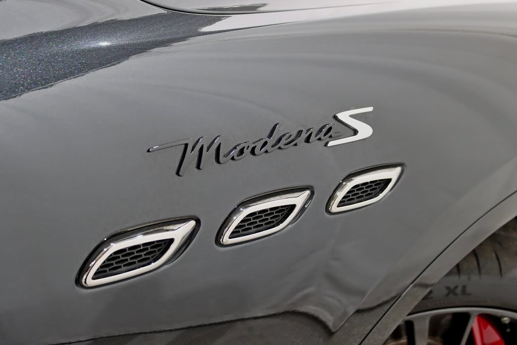 Used 2022 Maserati Levante Modena S AWD/4WD image 13