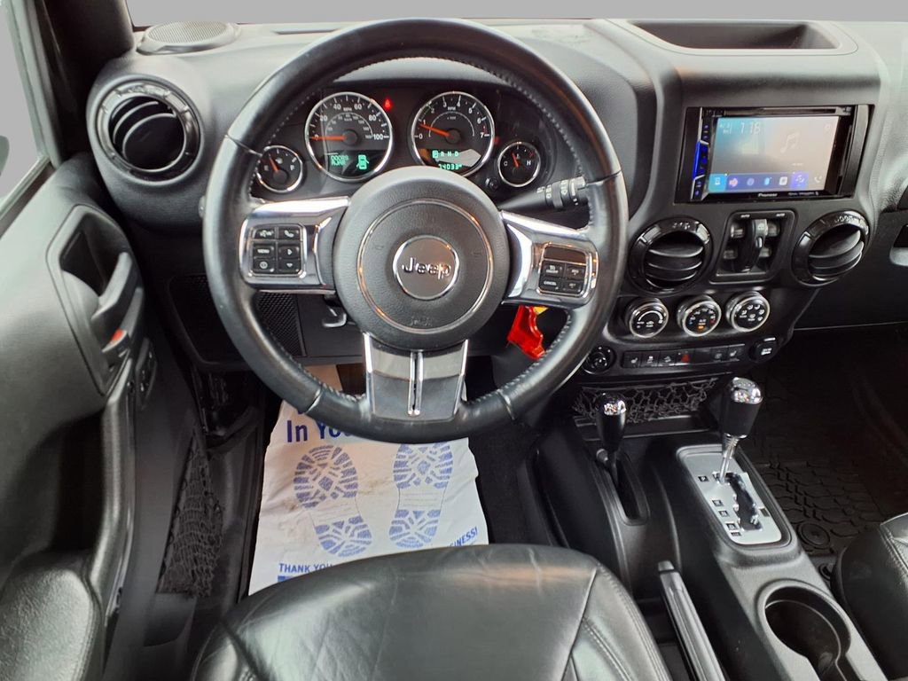 Used 2017 Jeep Wrangler Unlimited Sahara image 4