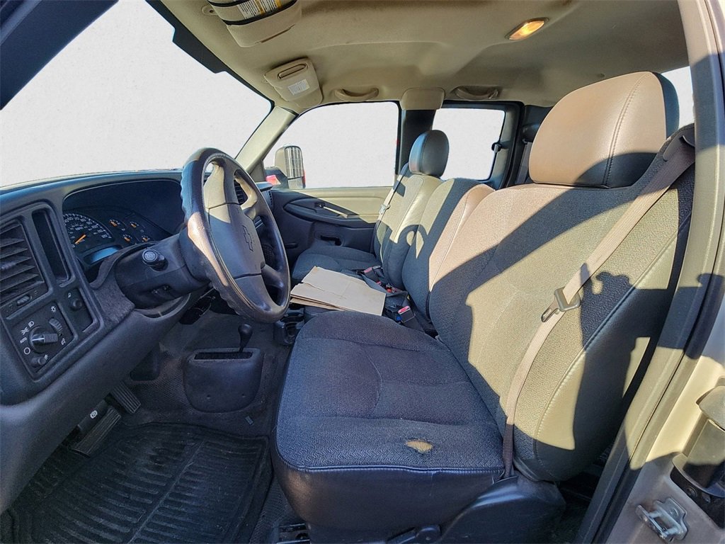 Used 2005 Chevrolet Silverado 2500 W/T w/ Skid Plate Package image 6