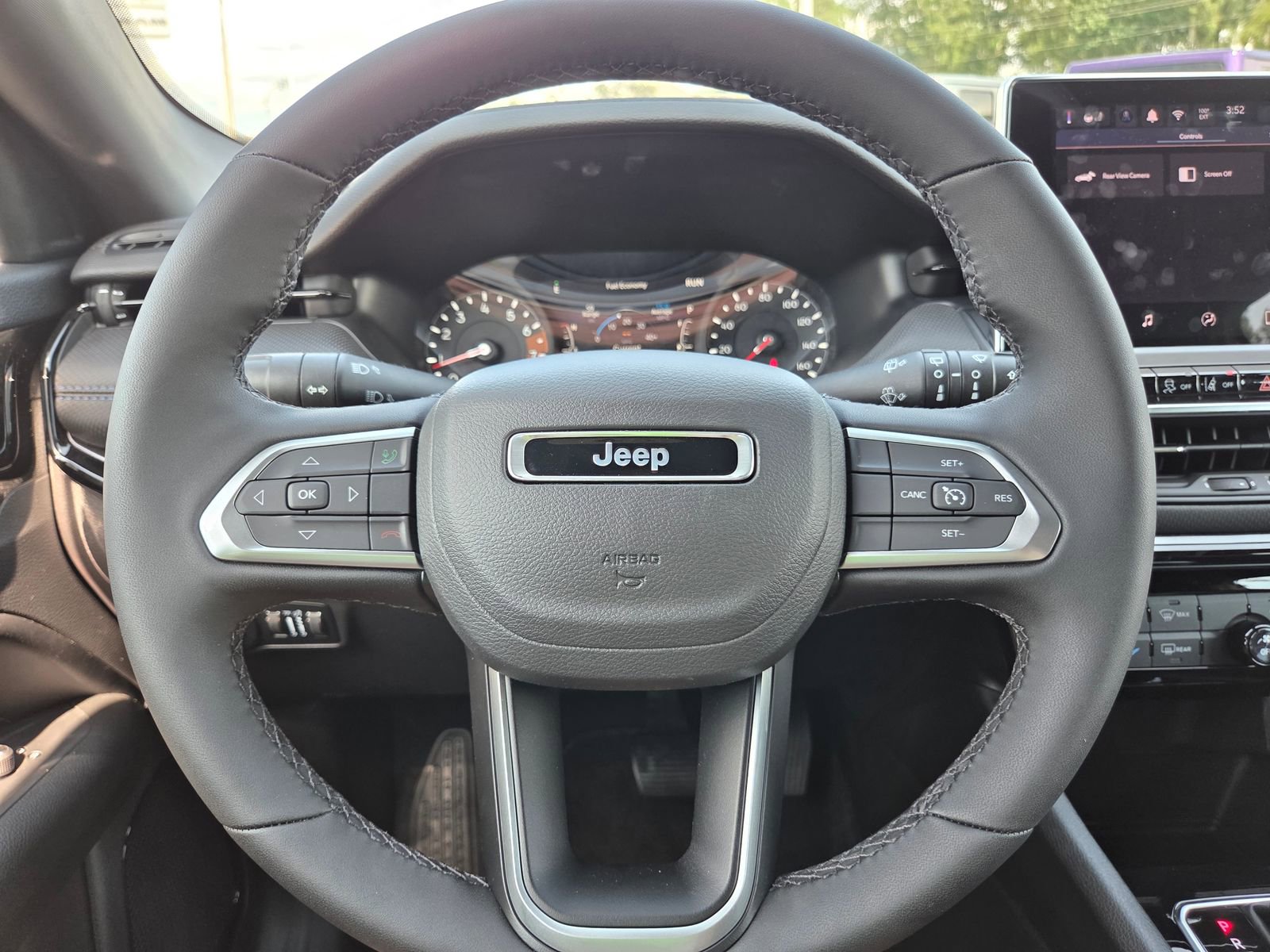 New 2026 Jeep Compass Latitude AWD/4WD image 18