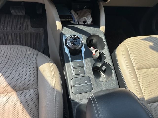 Used 2021 Ford Escape Titanium w/ Class II Trailer Tow Package image 7