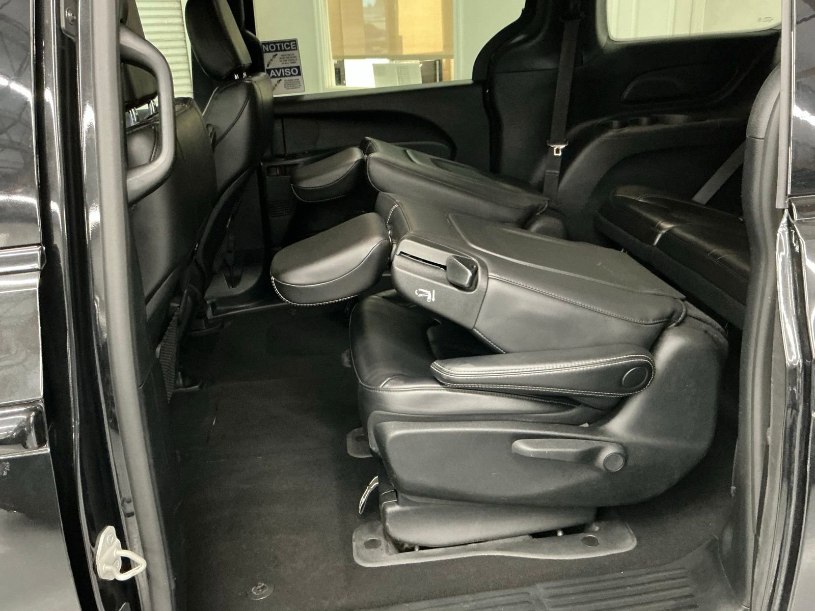 Used 2023 Chrysler Pacifica Touring-L w/ S Appearance Package image 19