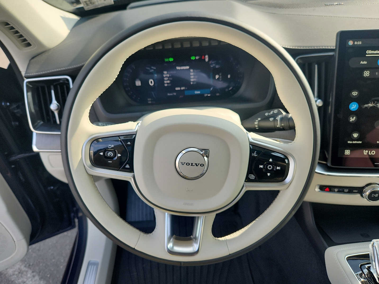 Used 2026 Volvo XC90 B6 Ultra w/ Protection Package AWD/4WD image 19