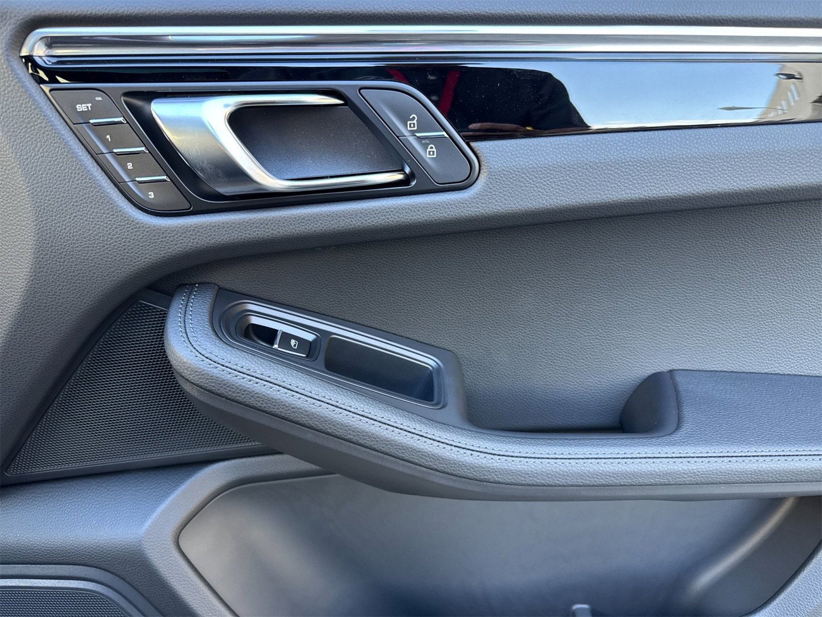 New 2026 Porsche Macan image 18