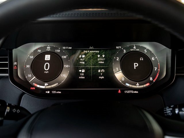 Used 2025 Land Rover Range Rover Long Wheelbase Autobiography image 17