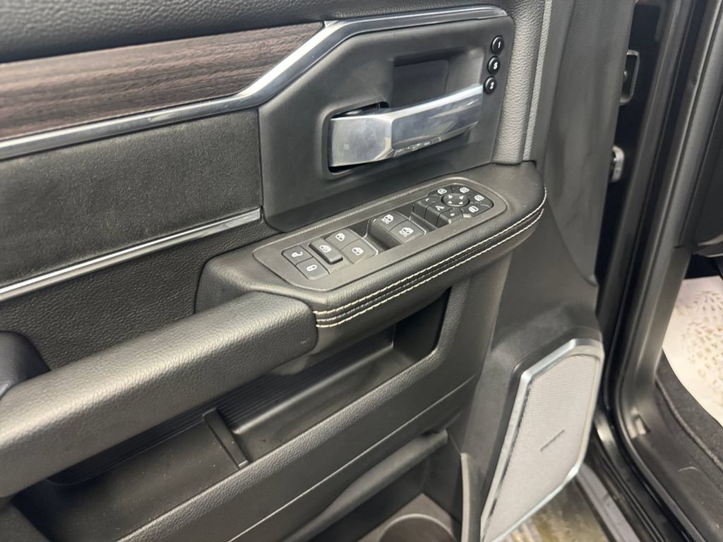 Used 2026 RAM 2500 Laramie AWD/4WD image 11