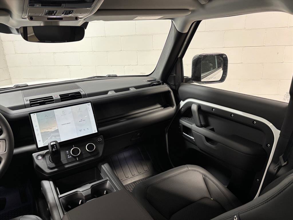 Used 2026 Land Rover Defender 110 S image 37