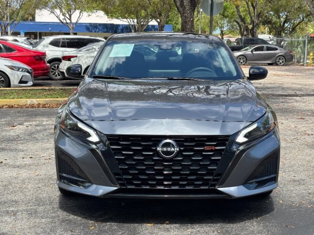 Used 2024 Nissan Altima 2.5 SR w/ SR Premium Package FWD image 2