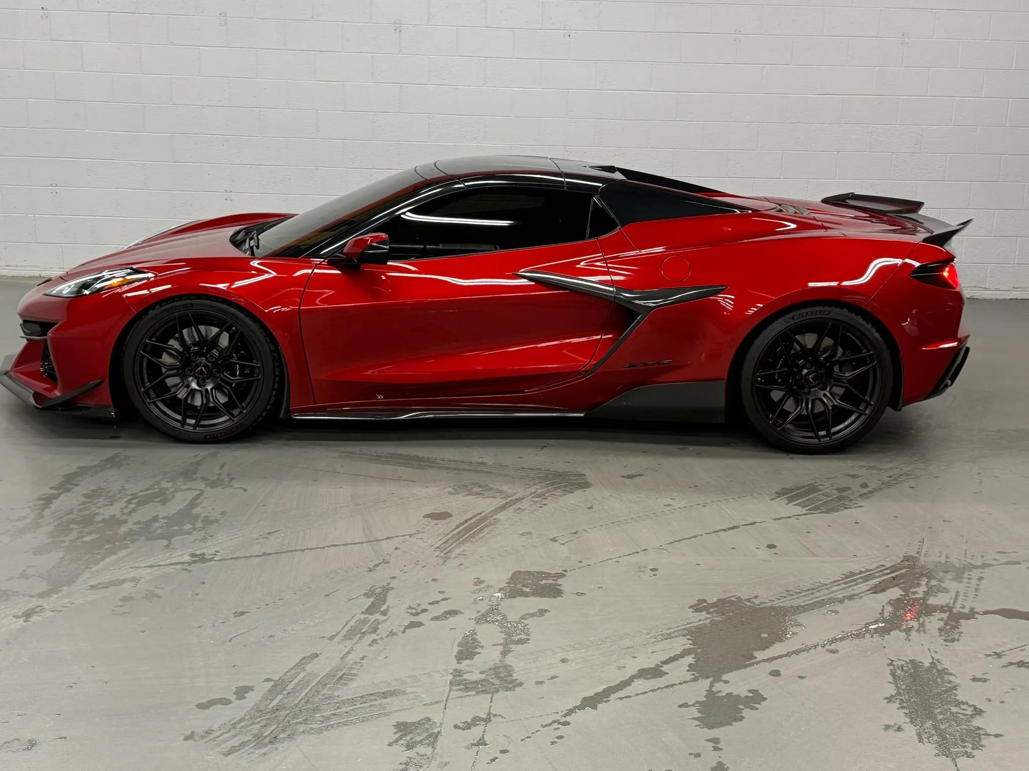 Used 2023 Chevrolet Corvette Z06 w/ Stealth Interior Trim Package image 9