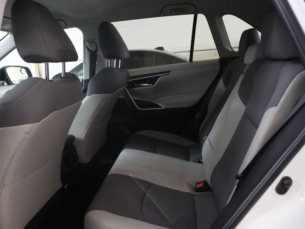 Used 2022 Toyota RAV4 XLE FWD image 14