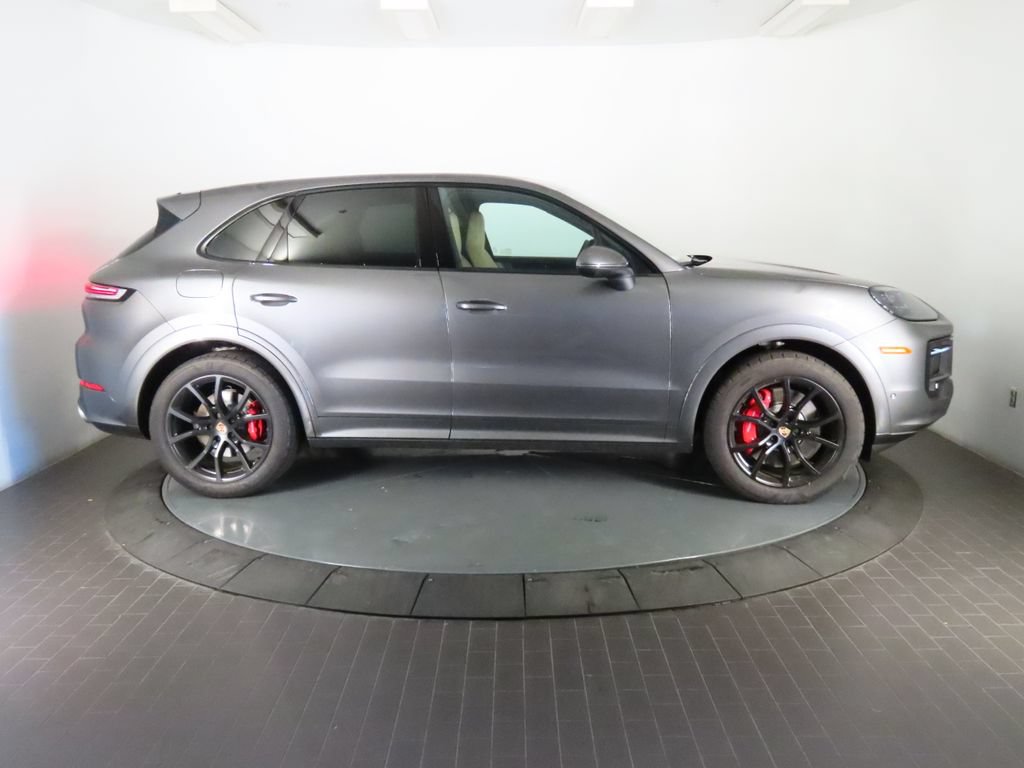 Certified 2026 Porsche Cayenne S AWD/4WD image 8