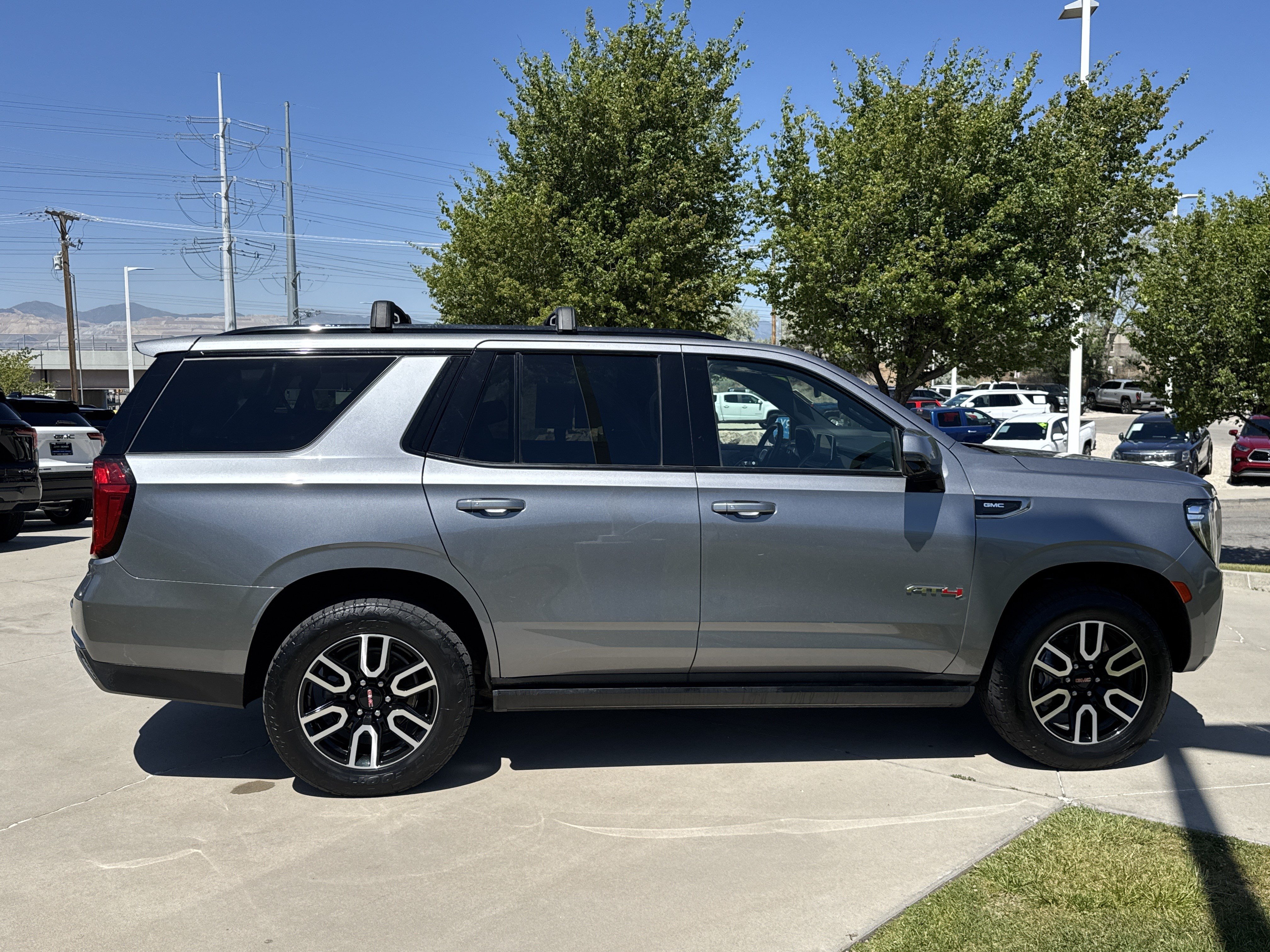Used 2021 GMC Yukon AT4 w/ AT4 Premium Plus Package AWD/4WD image 6