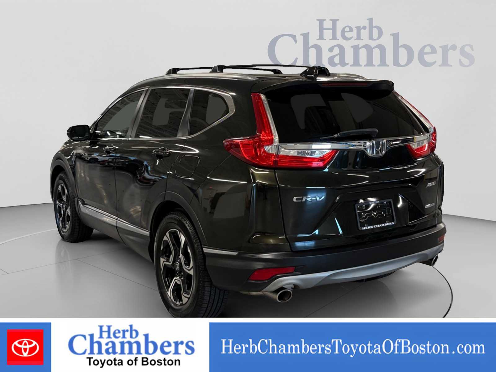 Used 2017 Honda CR-V Touring image 3