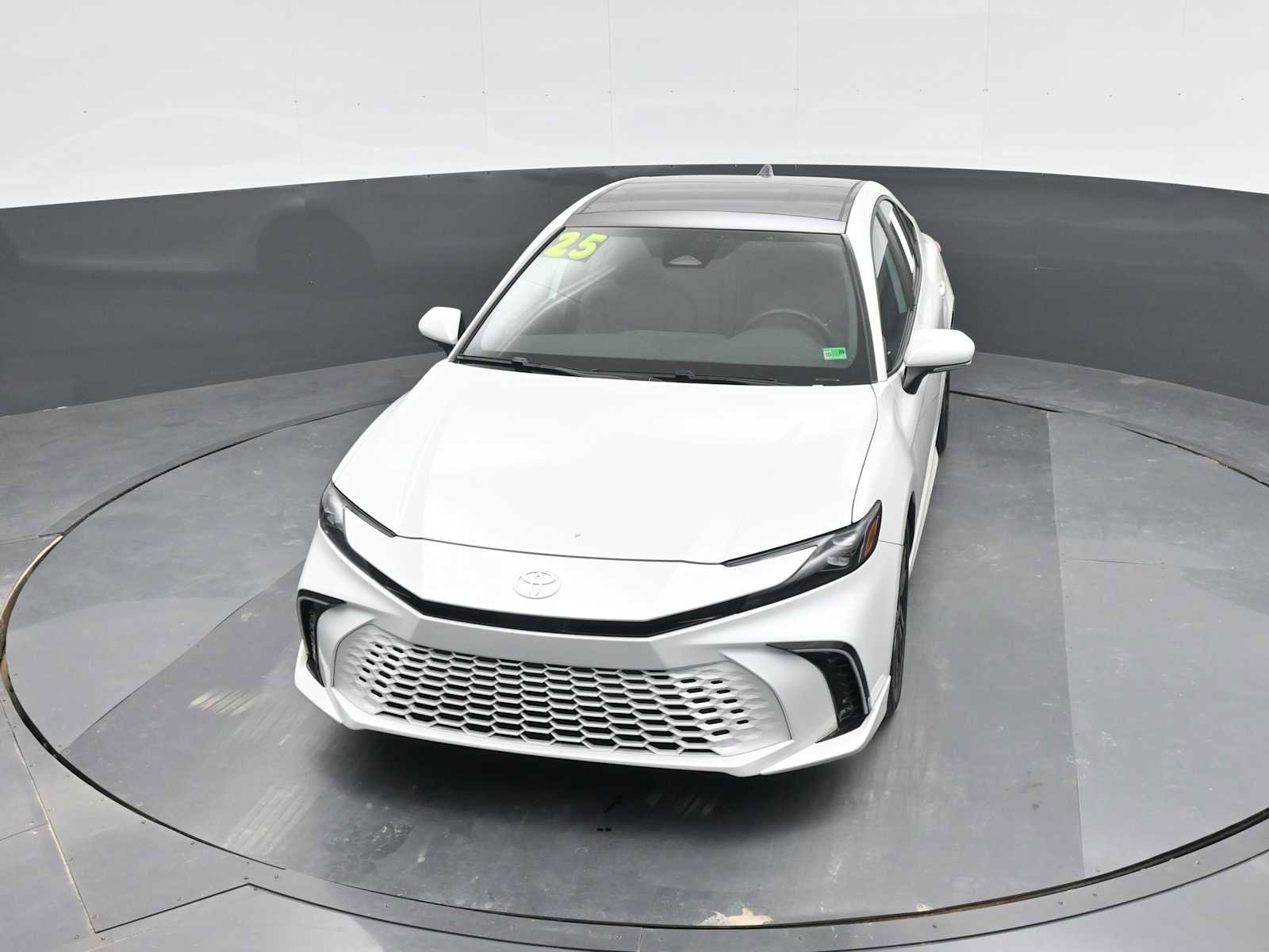 Used 2025 Toyota Camry XSE image 27