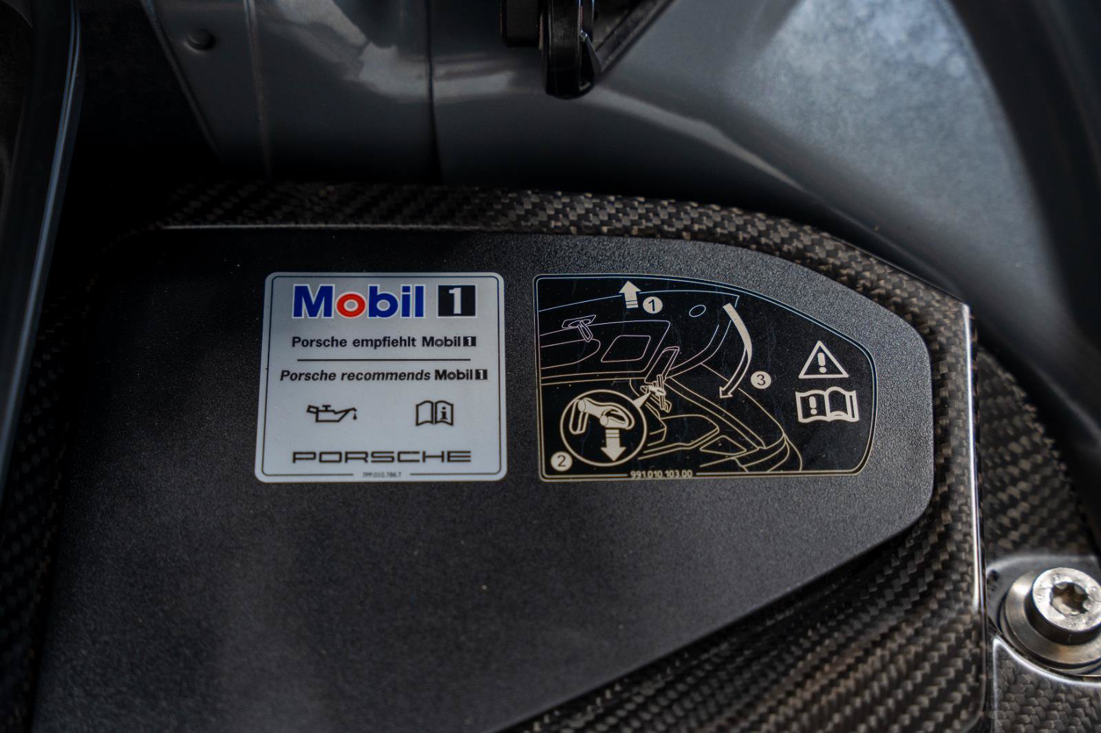 Used 2018 Porsche 911 GT3 RWD image 48