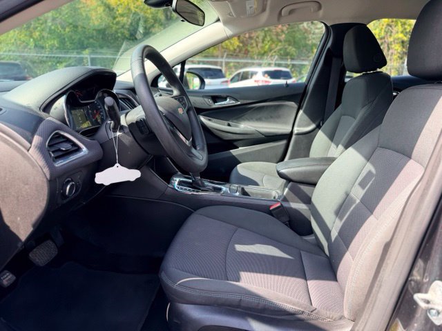 Used 2017 Chevrolet Cruze LT w/ LT Convenience Package FWD image 6