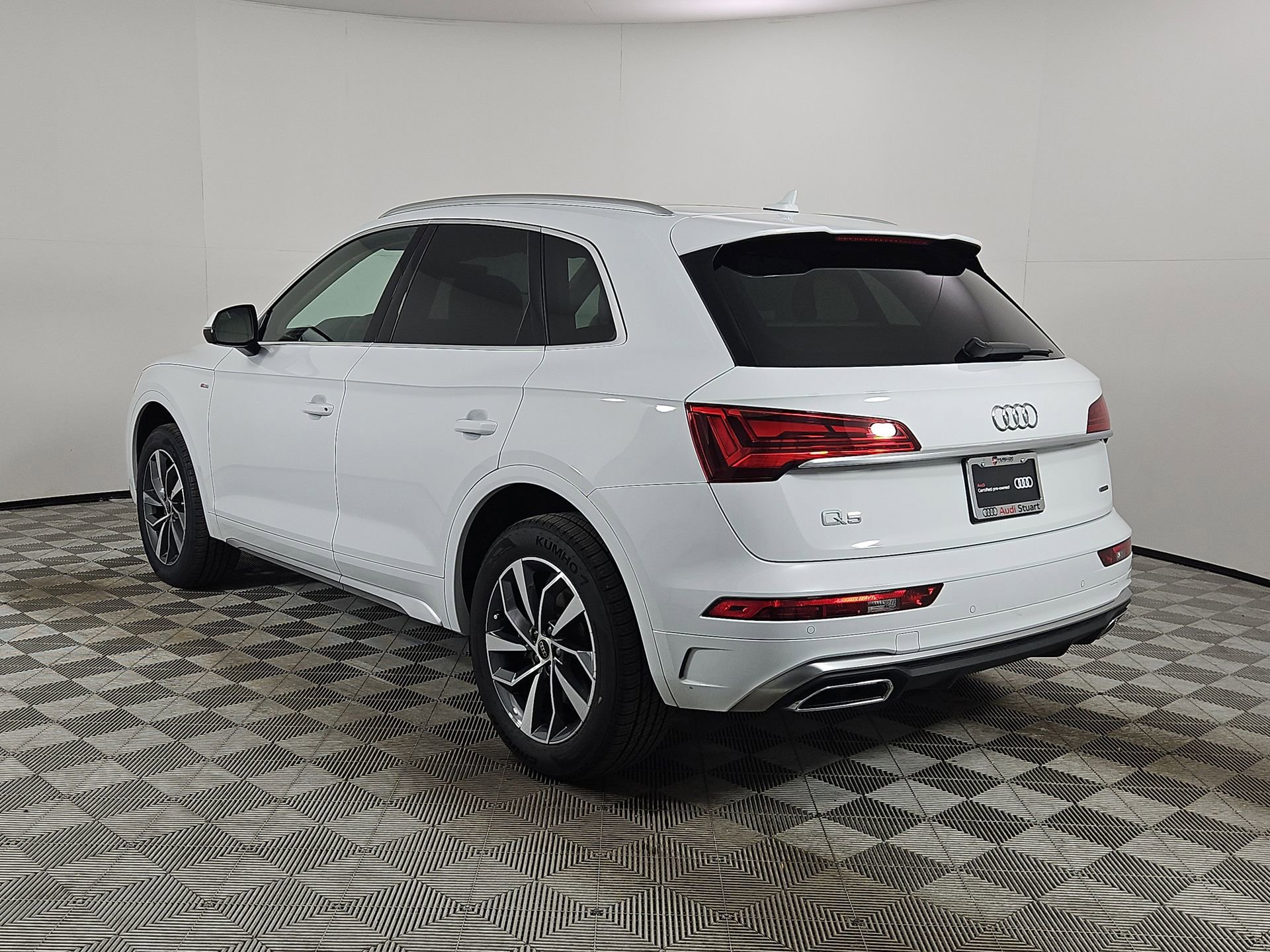 Certified 2023 Audi Q5 2.0T Premium Plus w/ Premium Plus Package image 5