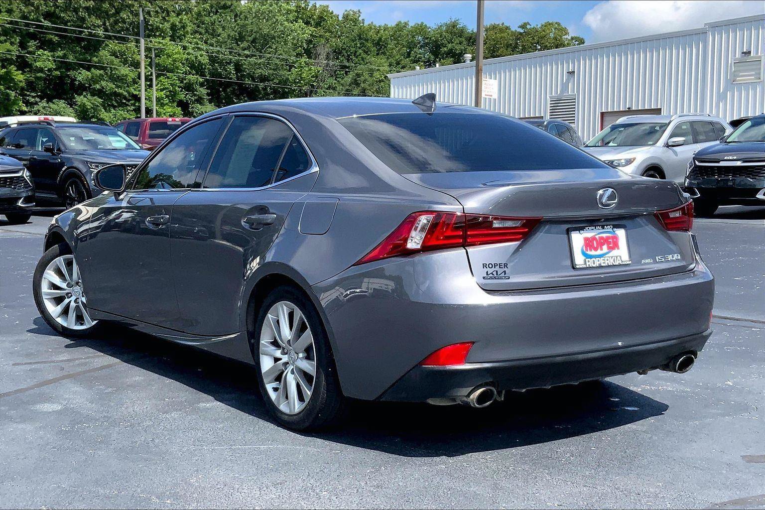Used 2016 Lexus IS 300 AWD w/ Premium Package image 10
