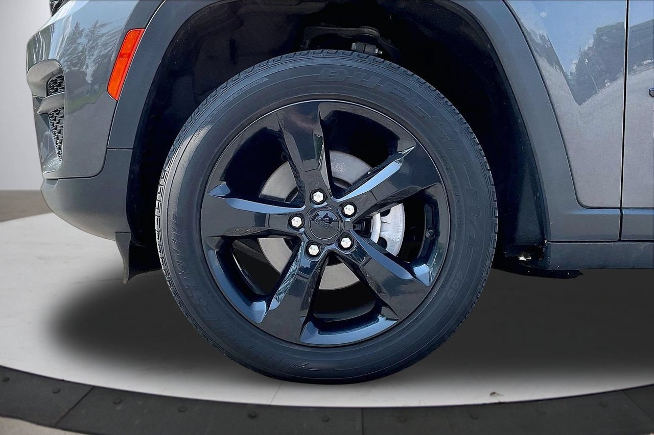 Certified 2023 Jeep Grand Cherokee Altitude AWD/4WD image 33