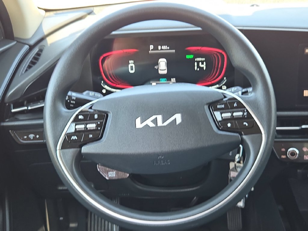 Used 2025 Kia Niro LX FWD image 19