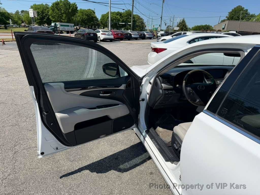 Used 2013 Lexus LS 460 w/ Comfort Pkg RWD image 9