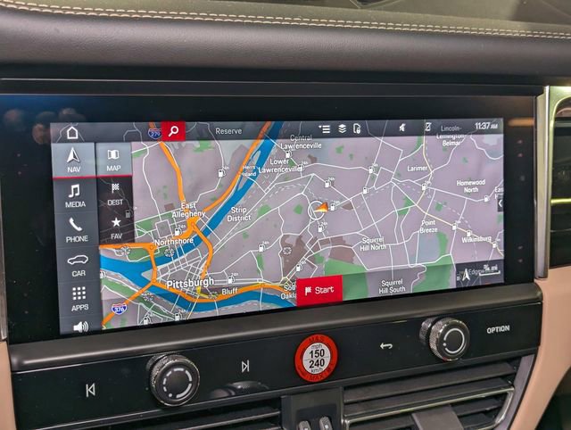 Certified 2025 Porsche Macan image 29