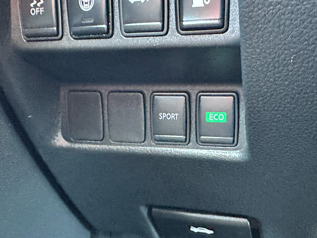 Used 2020 Nissan Rogue SV image 29