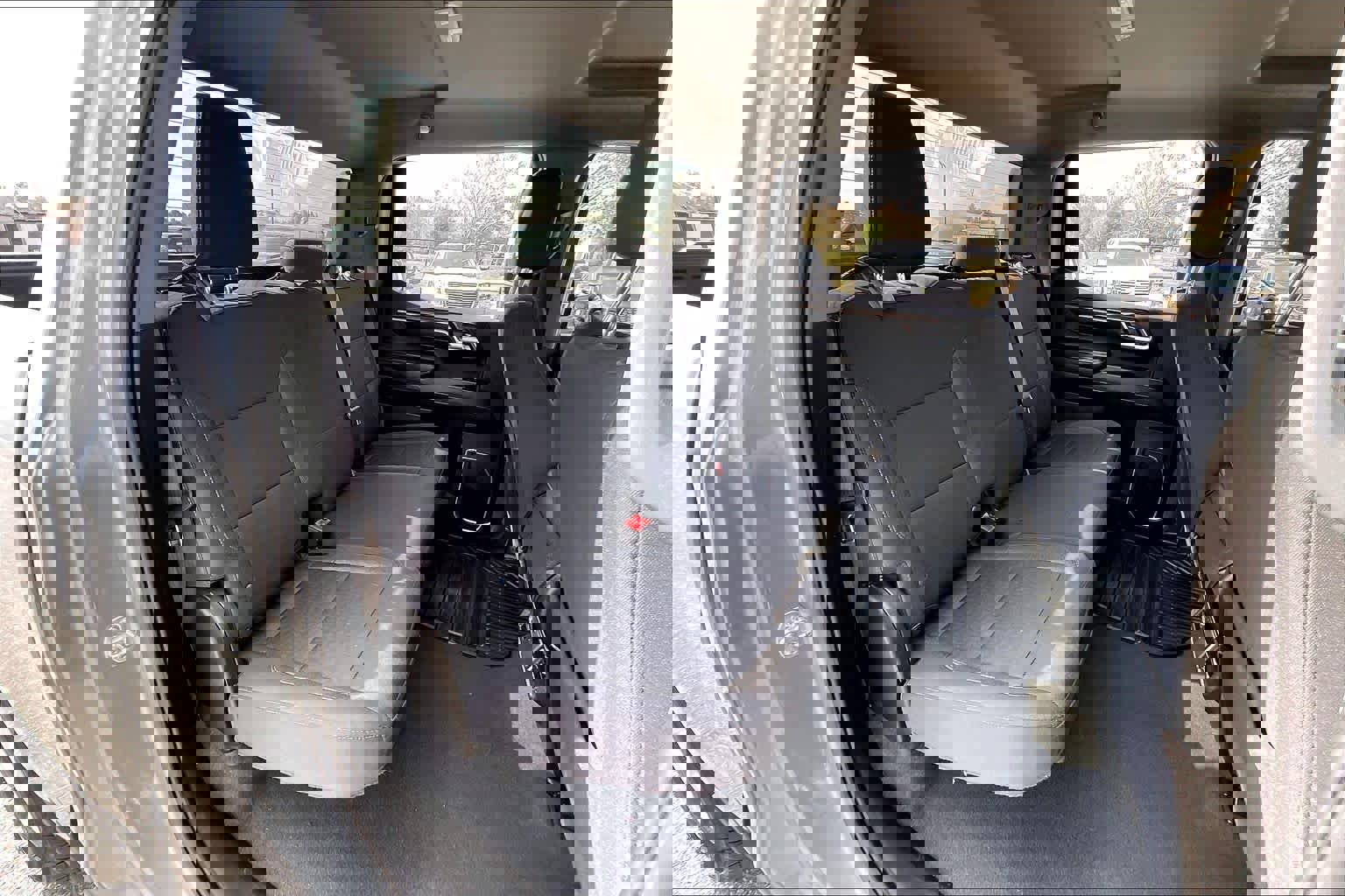 Used 2025 Chevrolet Silverado 1500 LT image 18