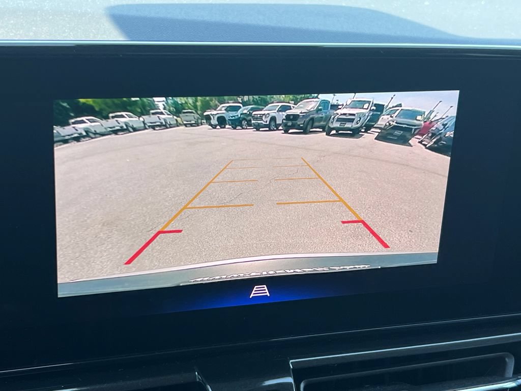Used 2025 Chevrolet TrailBlazer LT AWD/4WD image 23