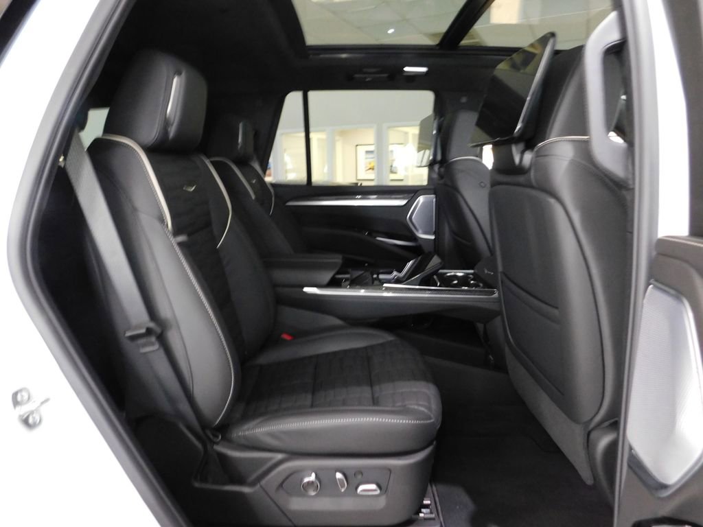 Used 2026 Cadillac Escalade V AWD/4WD image 98