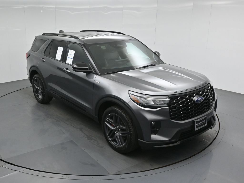 Used 2025 Ford Explorer ST-Line w/ ST-Line Street Pack image 40