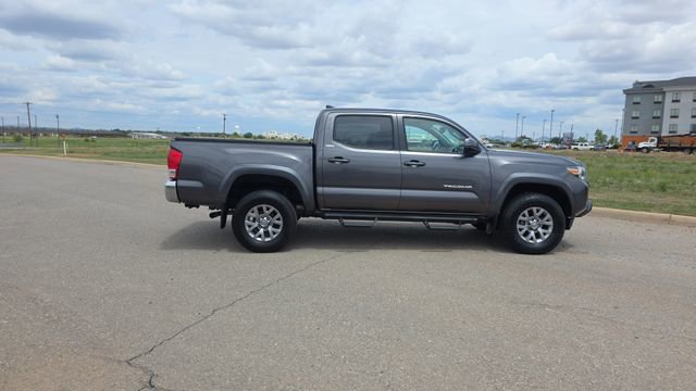 Used 2017 Toyota Tacoma SR5 w/ Tow Package RWD image 5