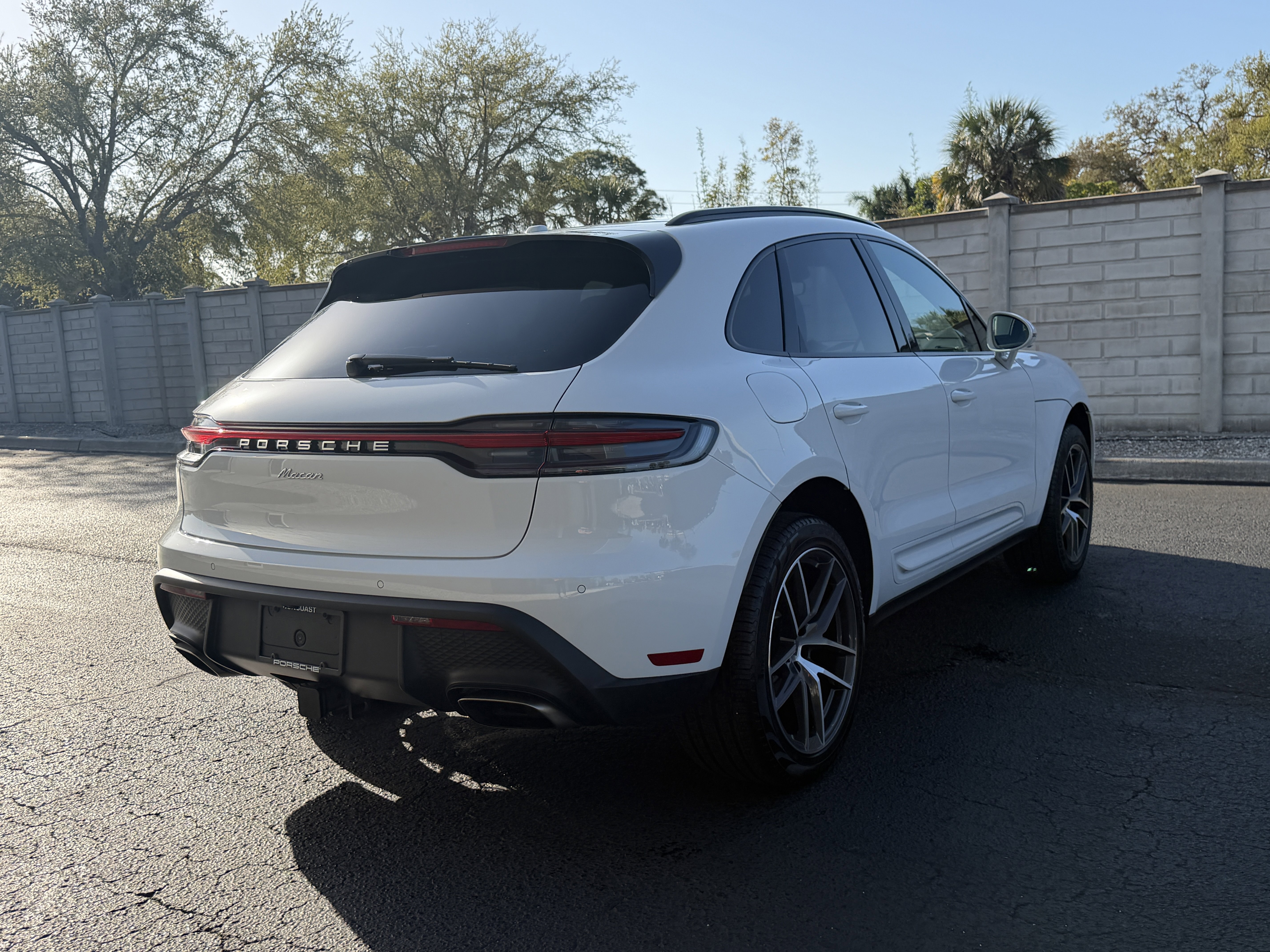 Used 2025 Porsche Macan image 6