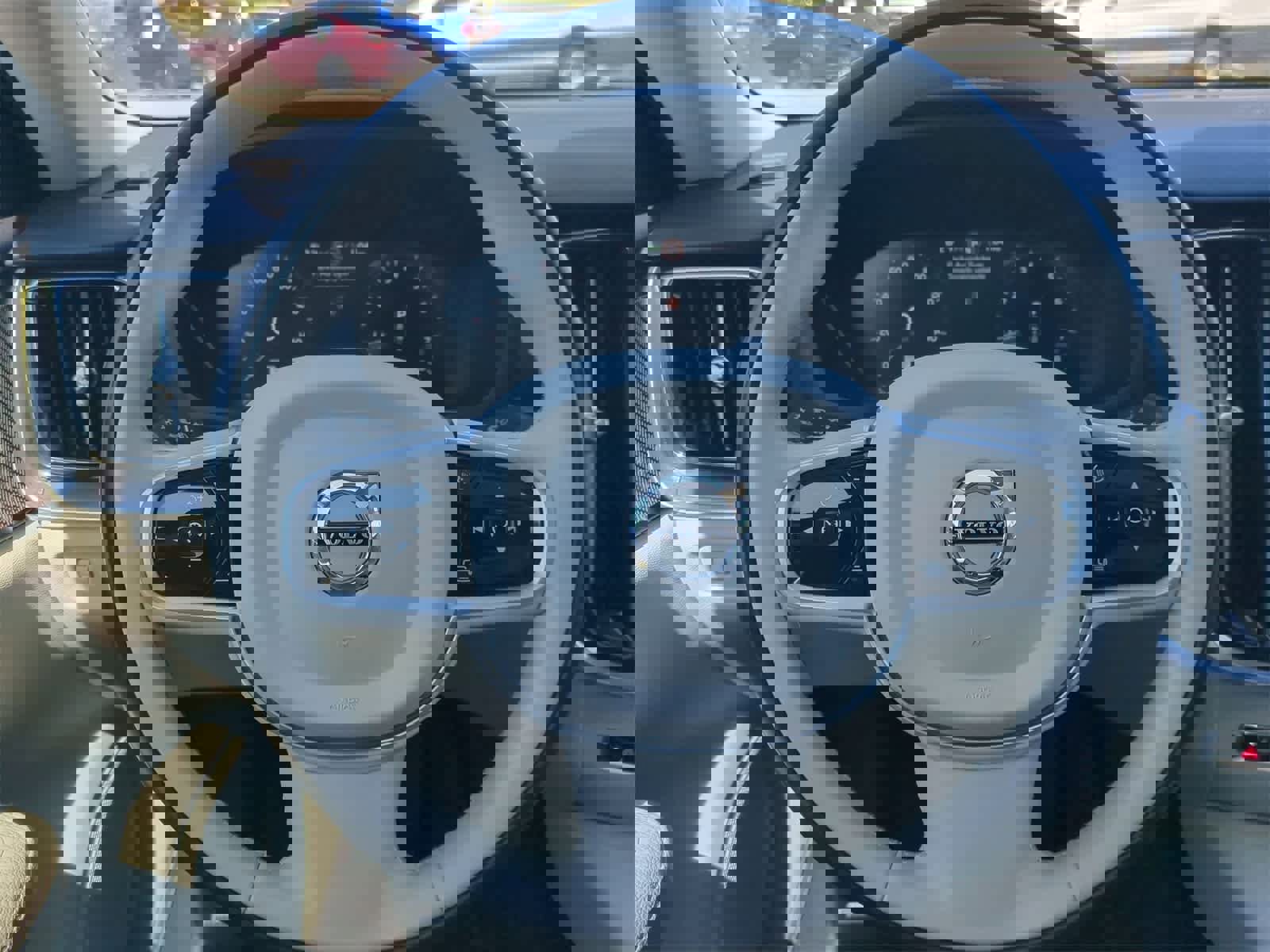 Used 2020 Volvo S60 T6 Momentum image 24