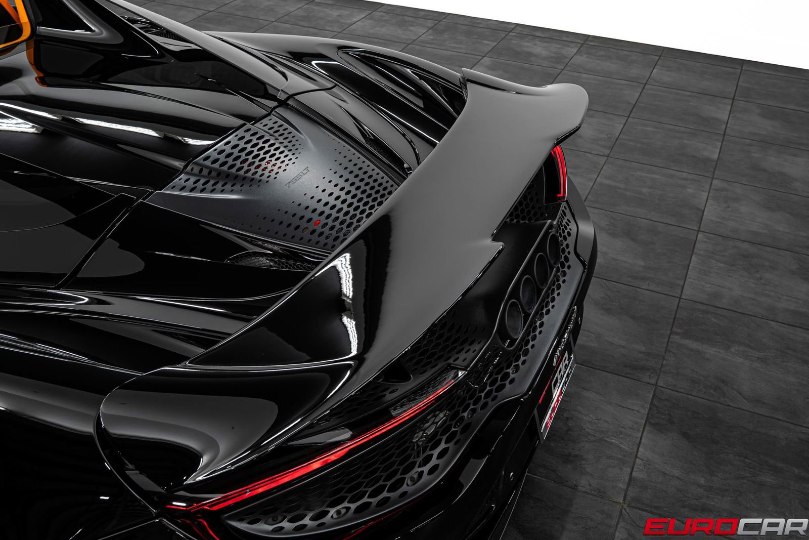 Used 2022 McLaren 765LT RWD image 22