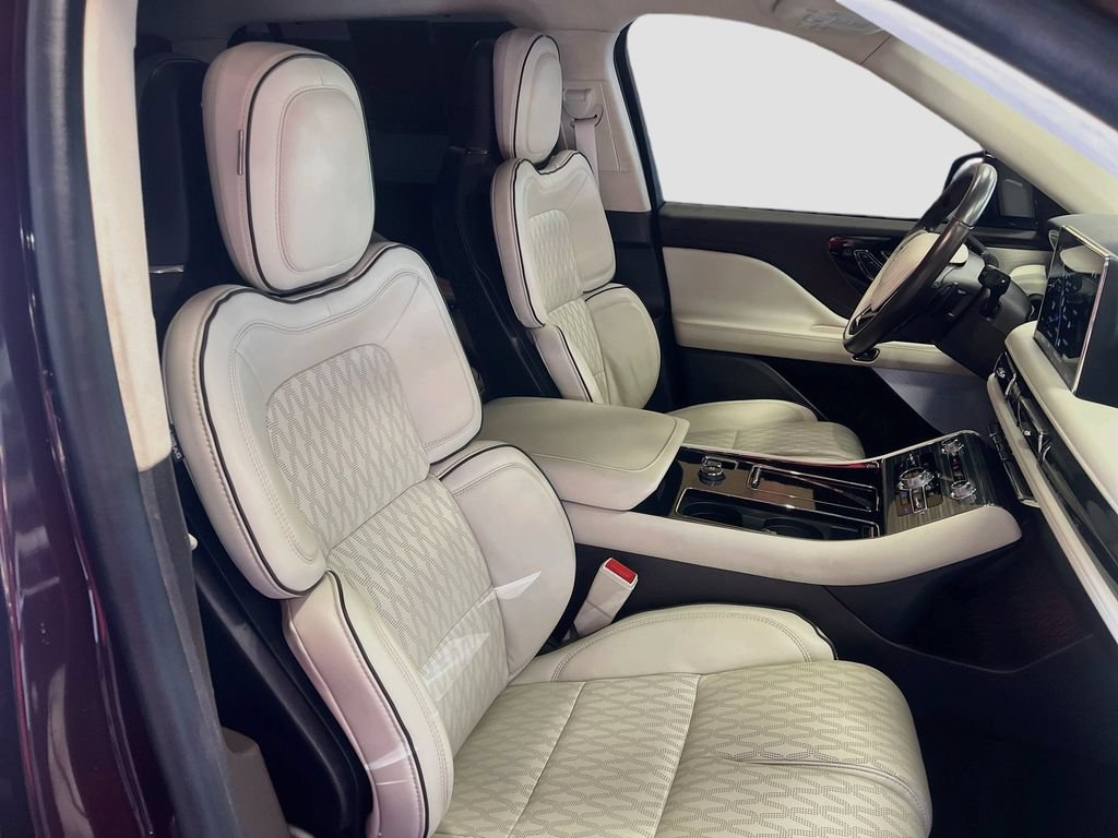 Used 2023 Lincoln Aviator Black Label AWD/4WD image 32